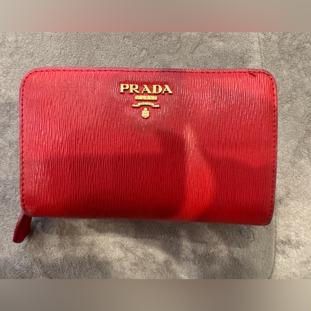 Authentic Prada wallet - Picture 1 of 8